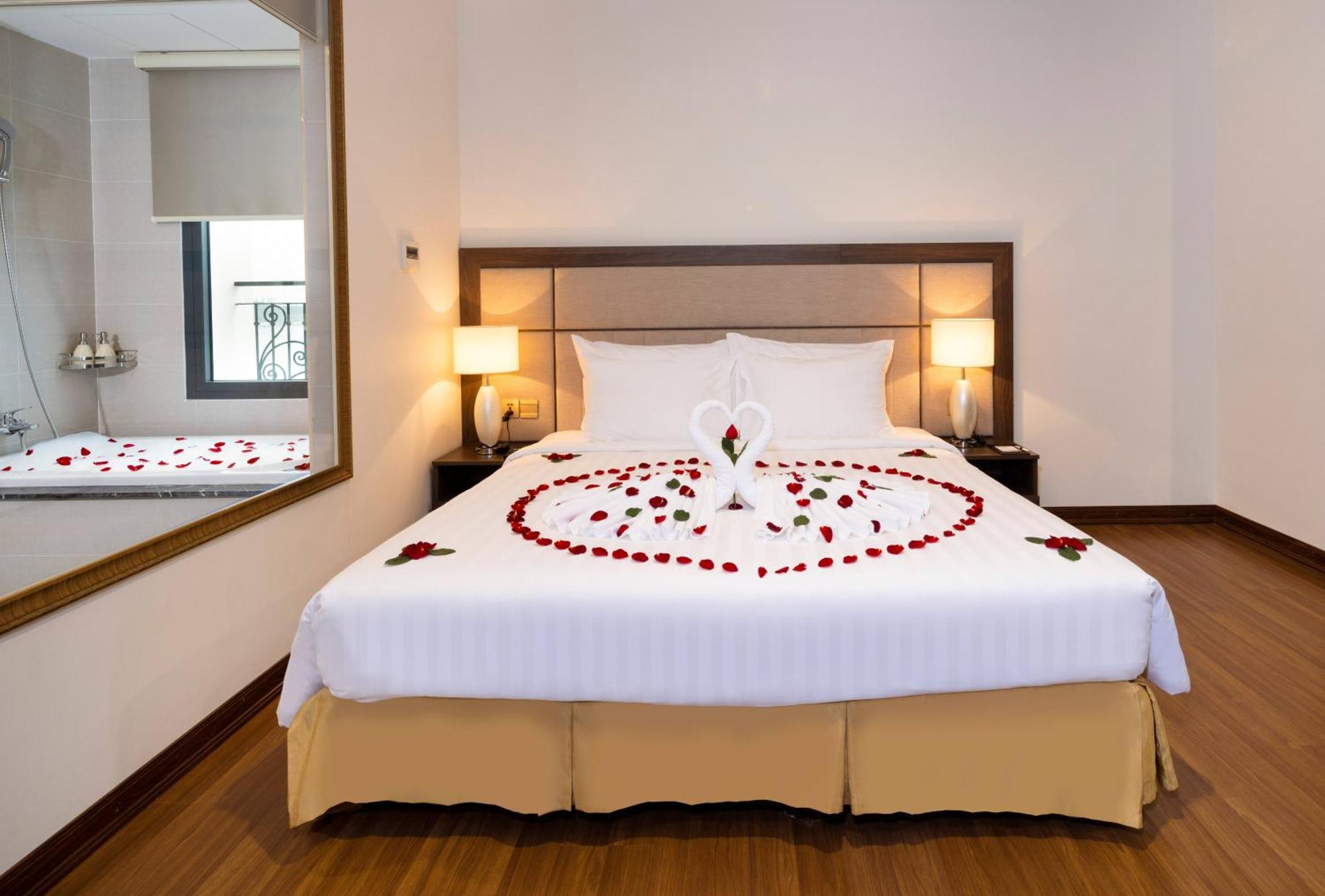 Daphovina Hotel На Транг Екстериор снимка