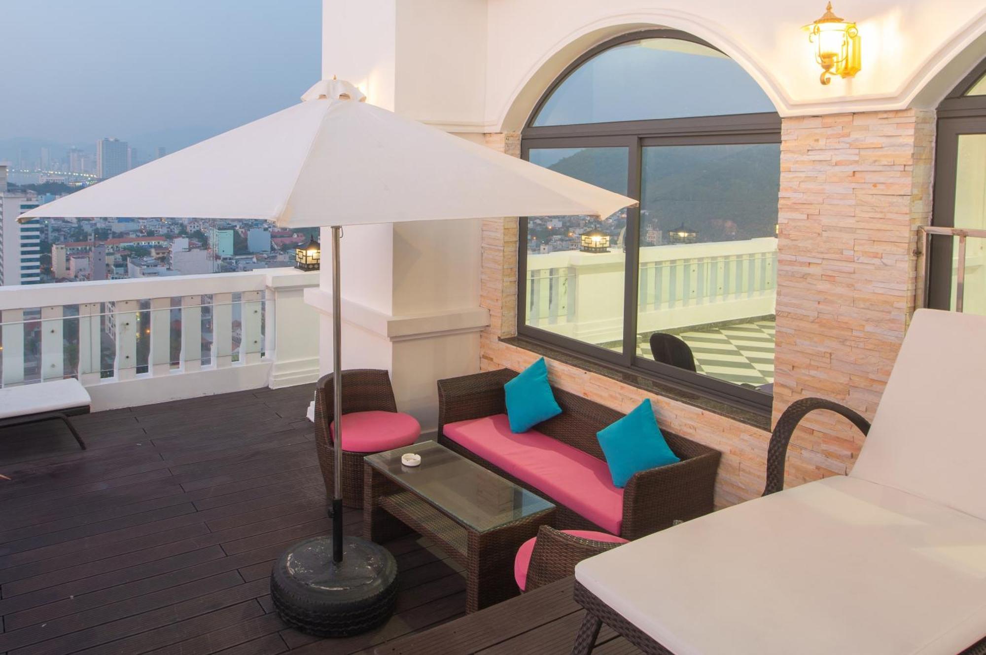 Daphovina Hotel На Транг Екстериор снимка