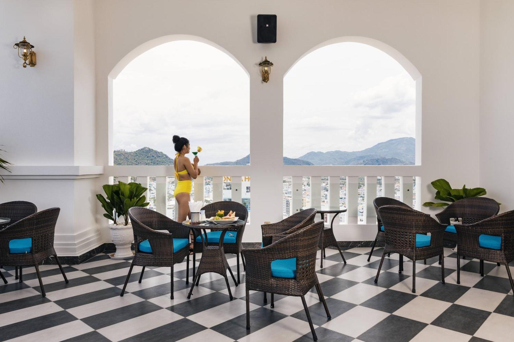Daphovina Hotel На Транг Екстериор снимка