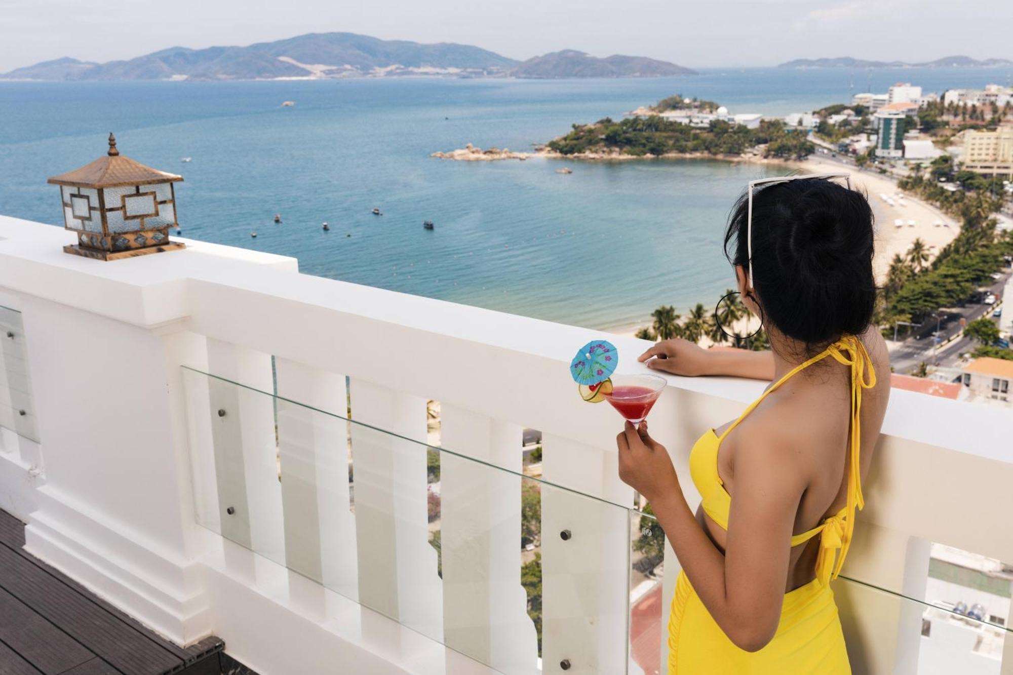 Daphovina Hotel На Транг Екстериор снимка