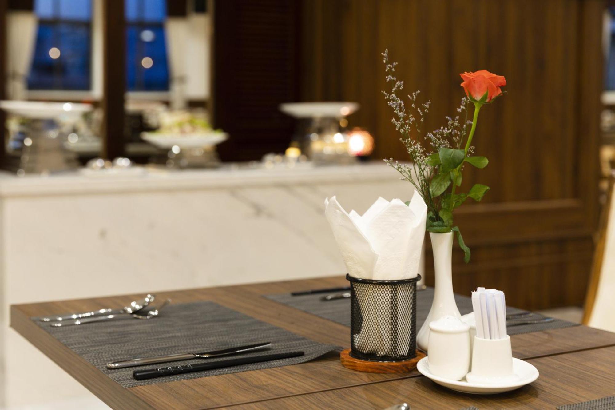 Daphovina Hotel На Транг Екстериор снимка