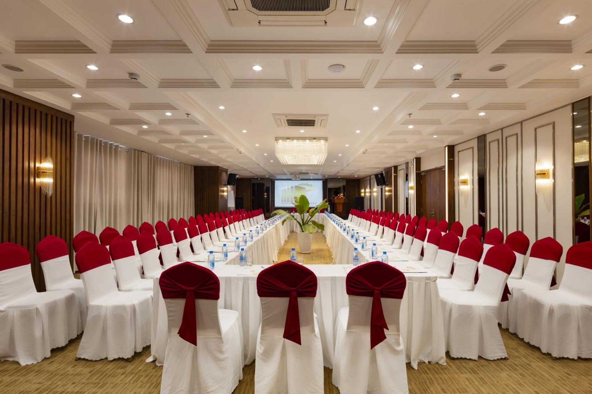 Daphovina Hotel На Транг Екстериор снимка
