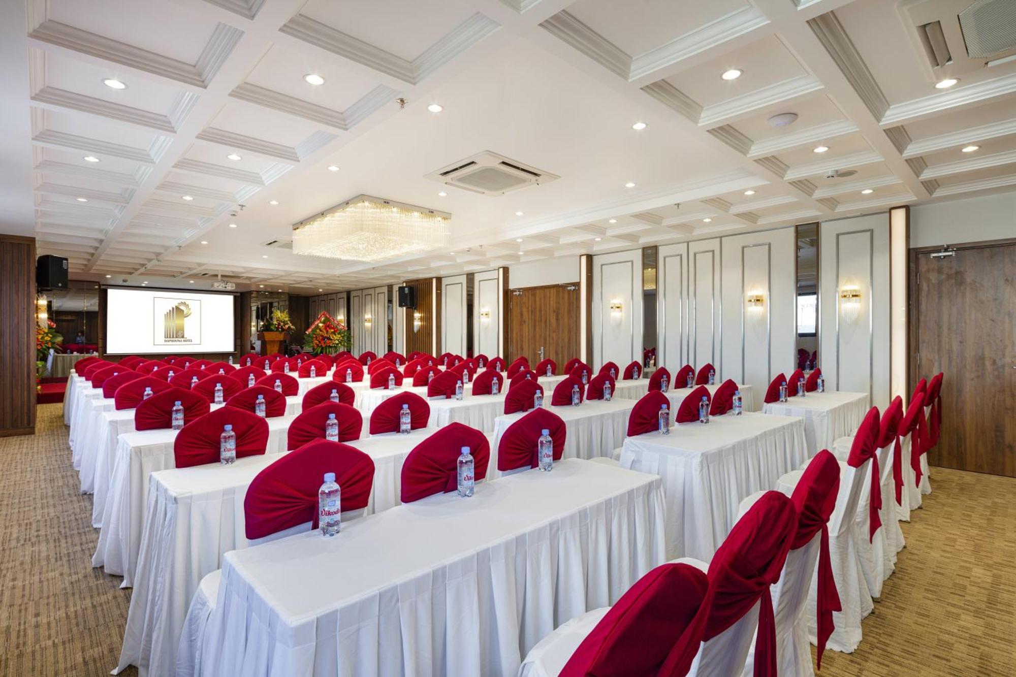 Daphovina Hotel На Транг Екстериор снимка