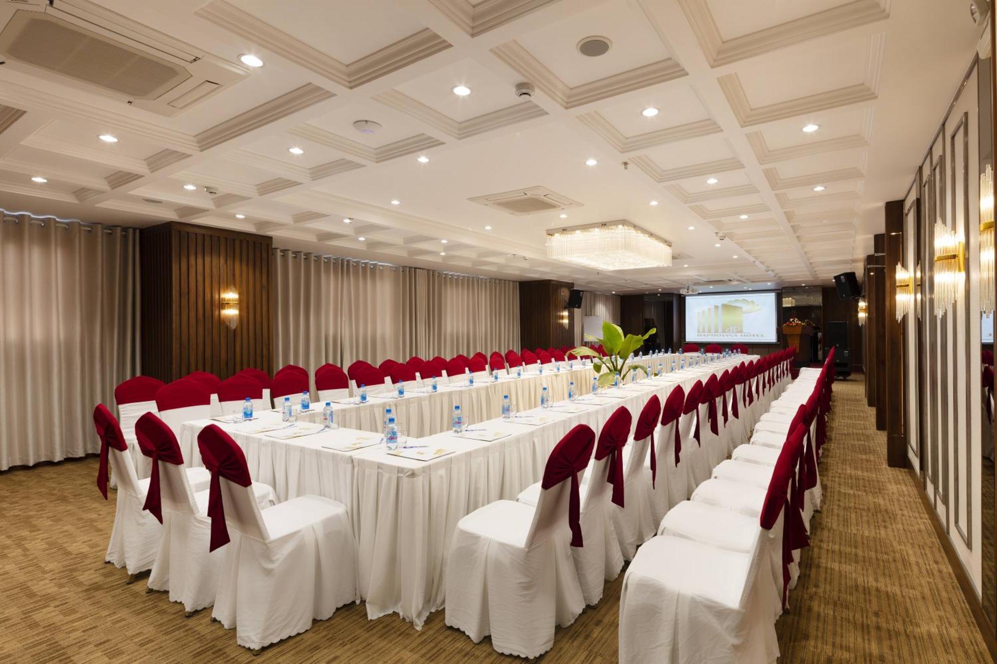 Daphovina Hotel На Транг Екстериор снимка
