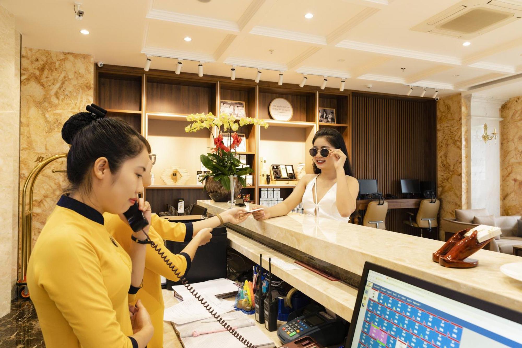 Daphovina Hotel На Транг Екстериор снимка