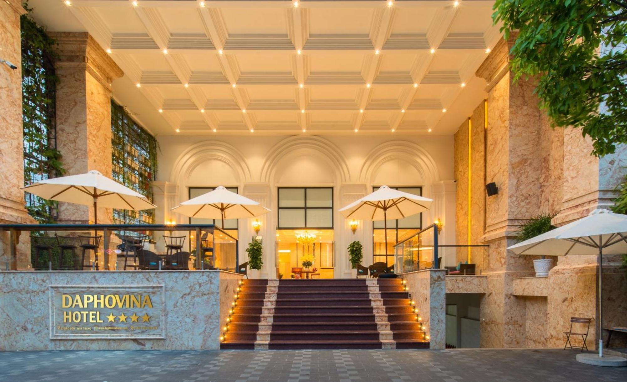 Daphovina Hotel На Транг Екстериор снимка
