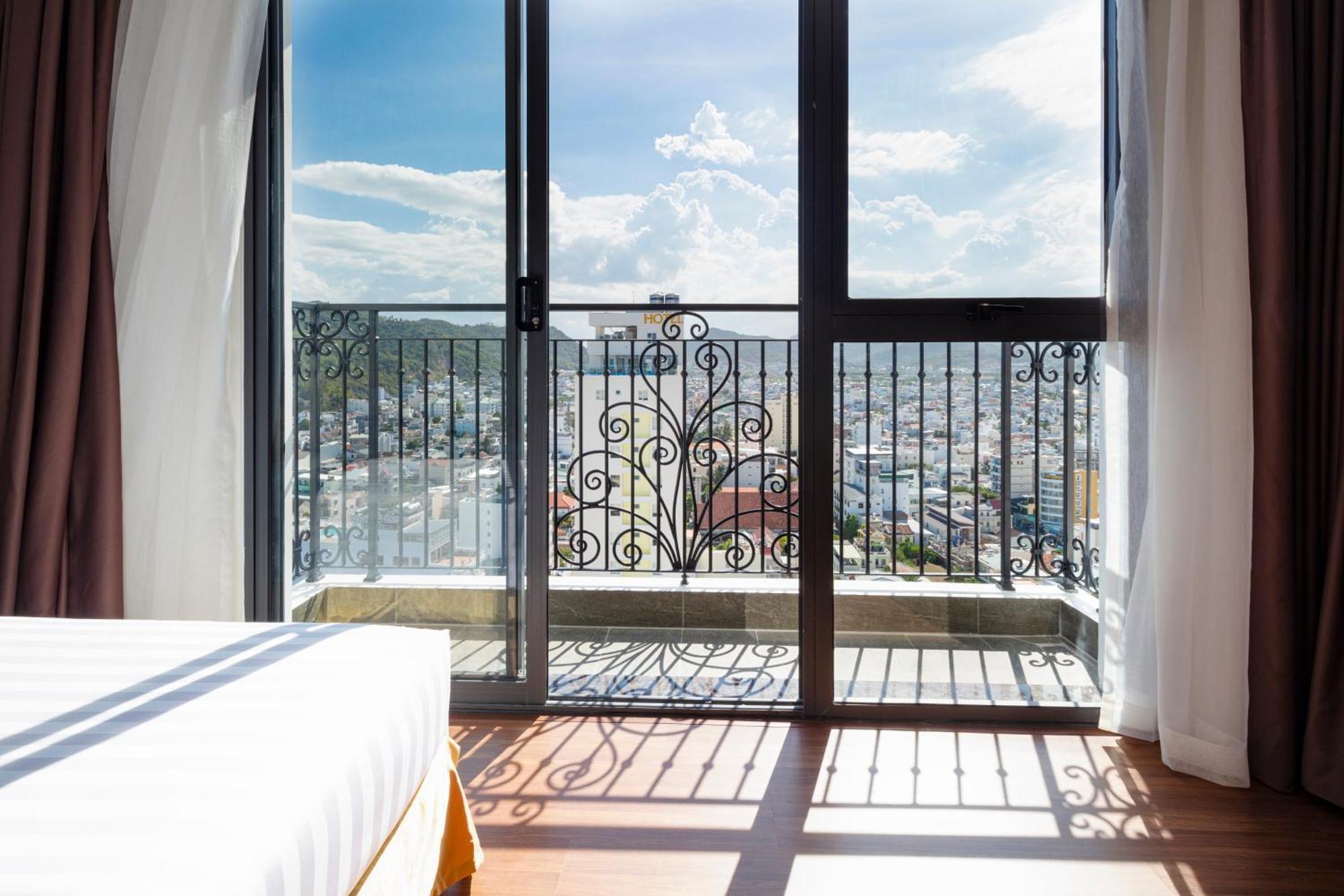 Daphovina Hotel На Транг Екстериор снимка