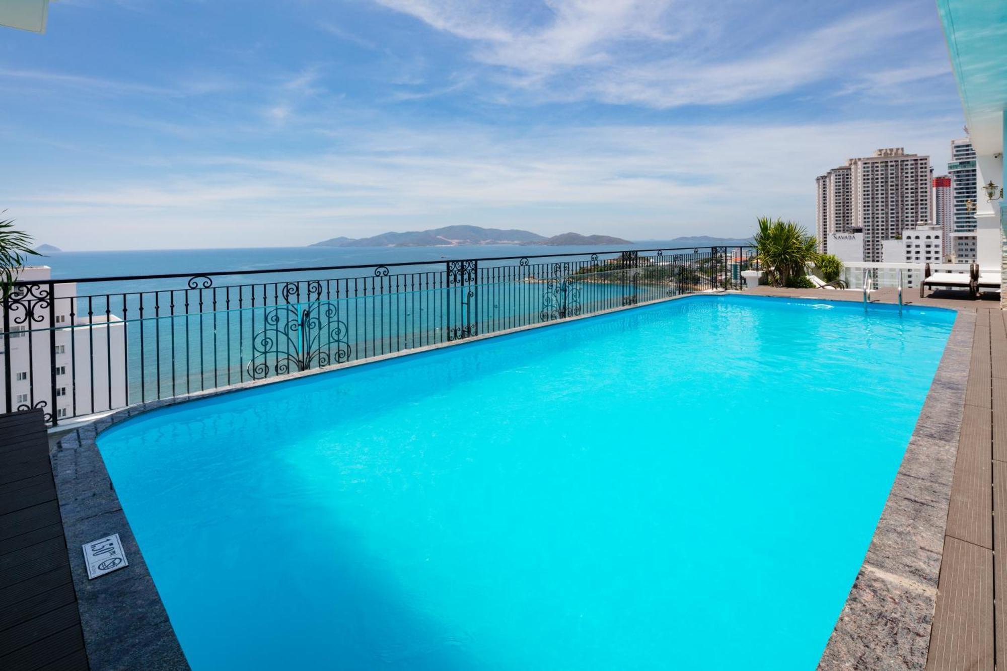 Daphovina Hotel На Транг Екстериор снимка